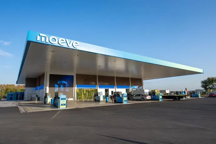 Moeve transforma 500 estaciones de servicio, un tercio de su red, en poco más de un año de su 'rebranding' Ucrania y Portugal an...