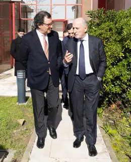 Brufau y el ministro de Economía de Portugal visitan el complejo industrial de Repsol en Sines Los candidatos de las presidencia...