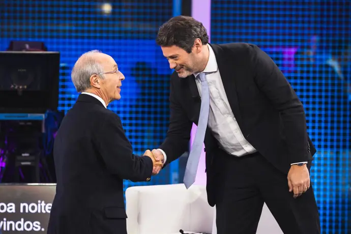 Portugal elige nuevo presidente en sus elecciones más reñidas de las últimas décadas El presidente de Portugal afirma que su suc...
