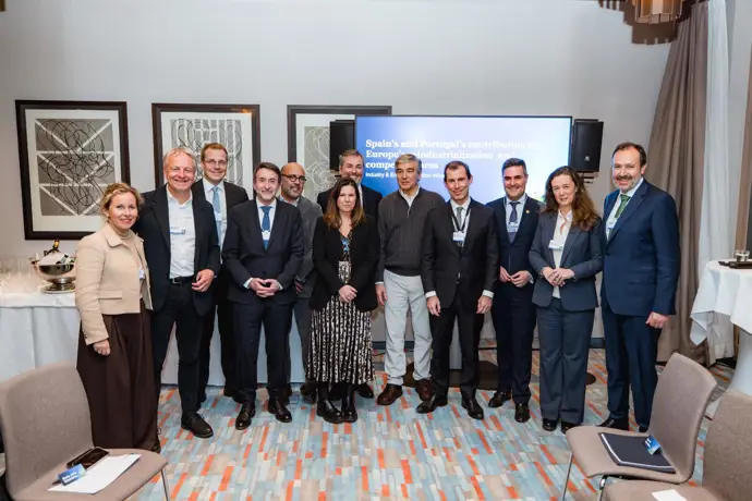 Energéticas llaman en Davos a la acción a España y Portugal para liderar transición y reindustrialización Ventura elogia que Mon...