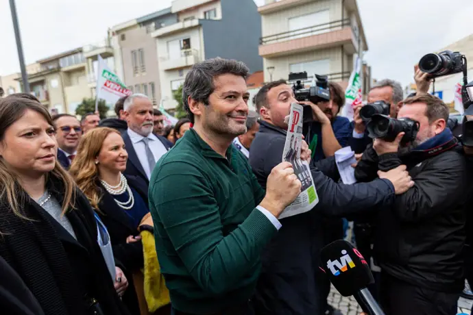 Ventura insiste en sus ataques a Rebelo de Sousa por la gestión del temporal antes de la segunda vuelta en Portugal Ana Jauregui...