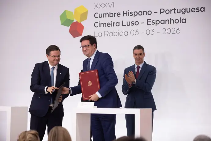 España y Portugal estudian una candidatura conjunta para albergar una de las gigafactorías de IA de la UE España y Portugal lanz...