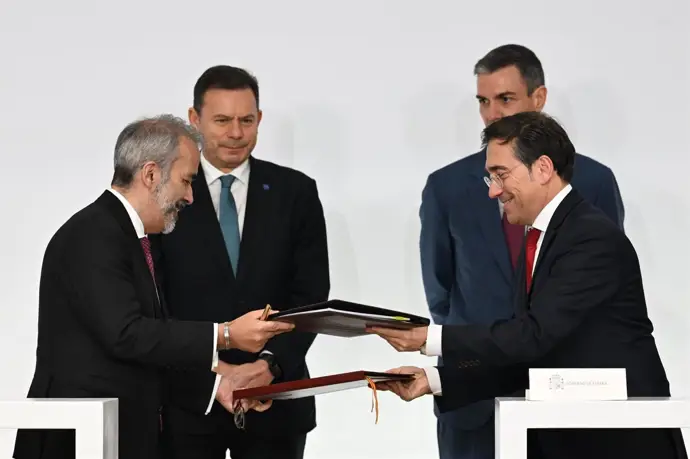 España y Portugal acuerdan aumentar la seguridad de la navegación en el tramo internacional del río Miño España y Portugal estud...