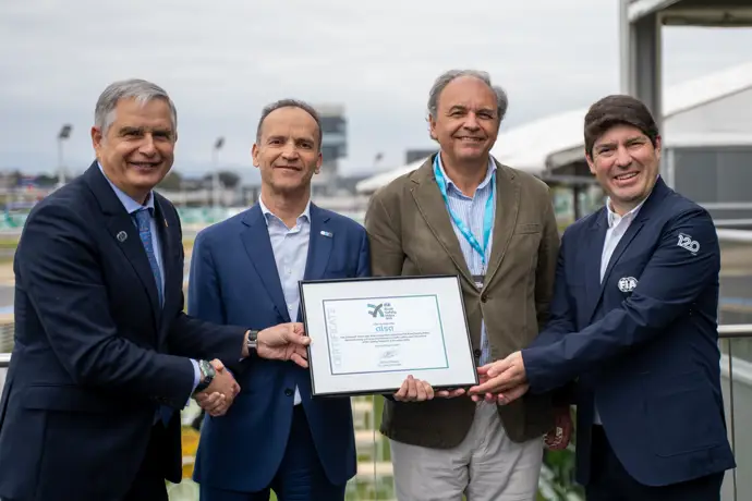 La FIA reconoce a Alsa como primera empresa mundial de autobuses con Certificado de Seguridad Vial RSI
Unións Agrarias denuncia ...