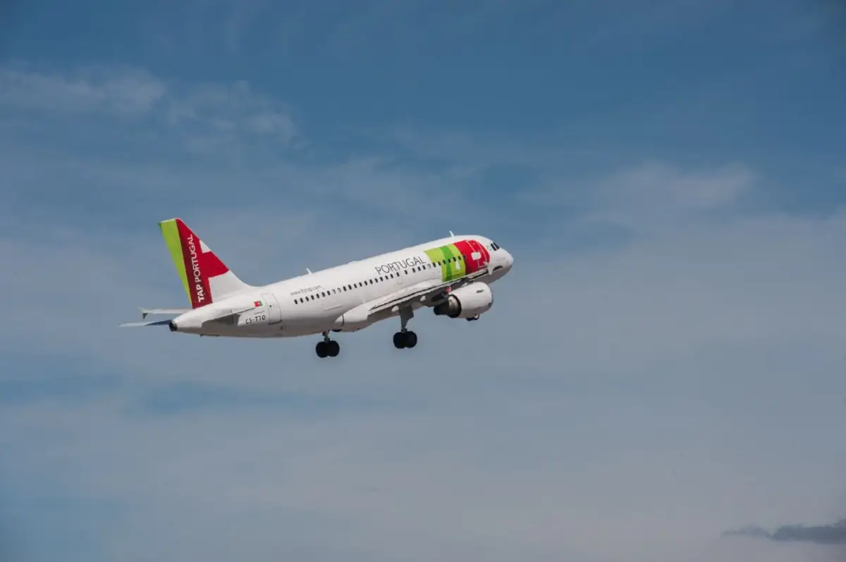 El Gobierno portugués espera que los tres grandes grupos presenten ofertas por TAP antes del jueves
Ryanair deja de operar en Az...