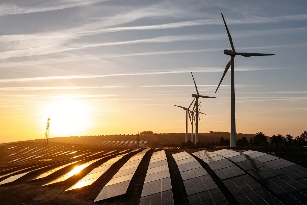 EDP Renewables, filial 'verde' de EDP, casi duplica beneficios en el primer semestre al ganar 183,7 millones
El fondo Pollen Str...