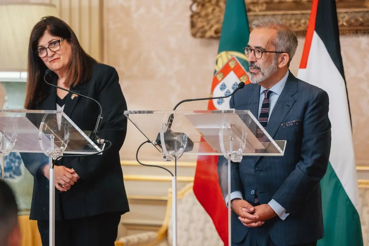 Portugal denuncia el "estrangulamiento" israelí de Cisjordania que hace inviable la solución de dos estados
Emilio Morenatti par...