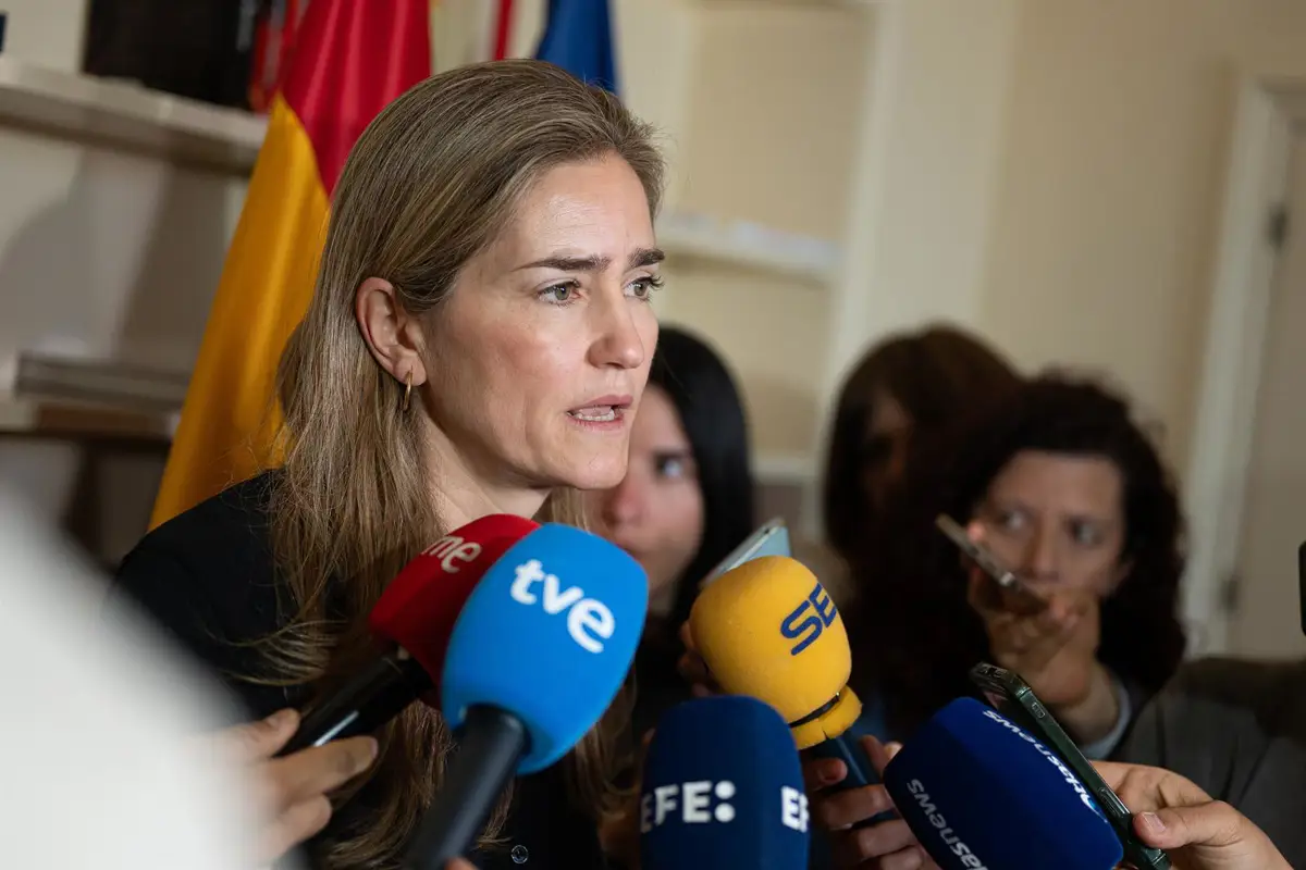 España, Portugal y Luxemburgo piden a Bruselas un objetivo "ambicioso y realista" de renovables para 2040
Los centros comerciale...