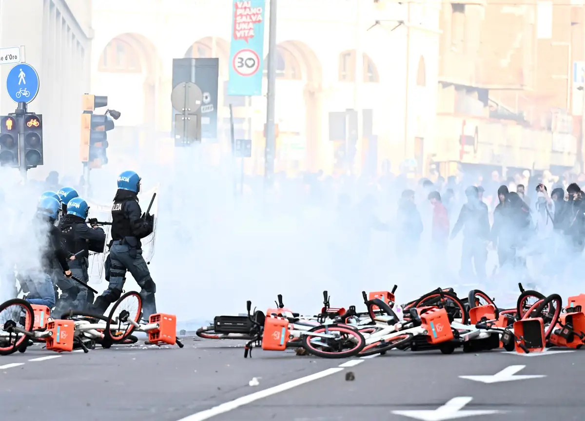 La ONU advierte contra el uso "innecesario y excesivo" de la fuerza en protestas en Albania, Francia o Italia
Detenidos 55 manif...